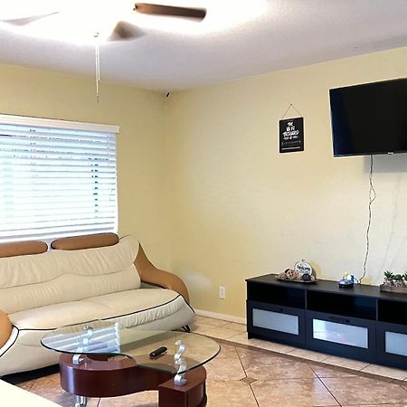 Grant'S Family Home, Sleeps 16 Guests Las Vegas Kültér fotó
